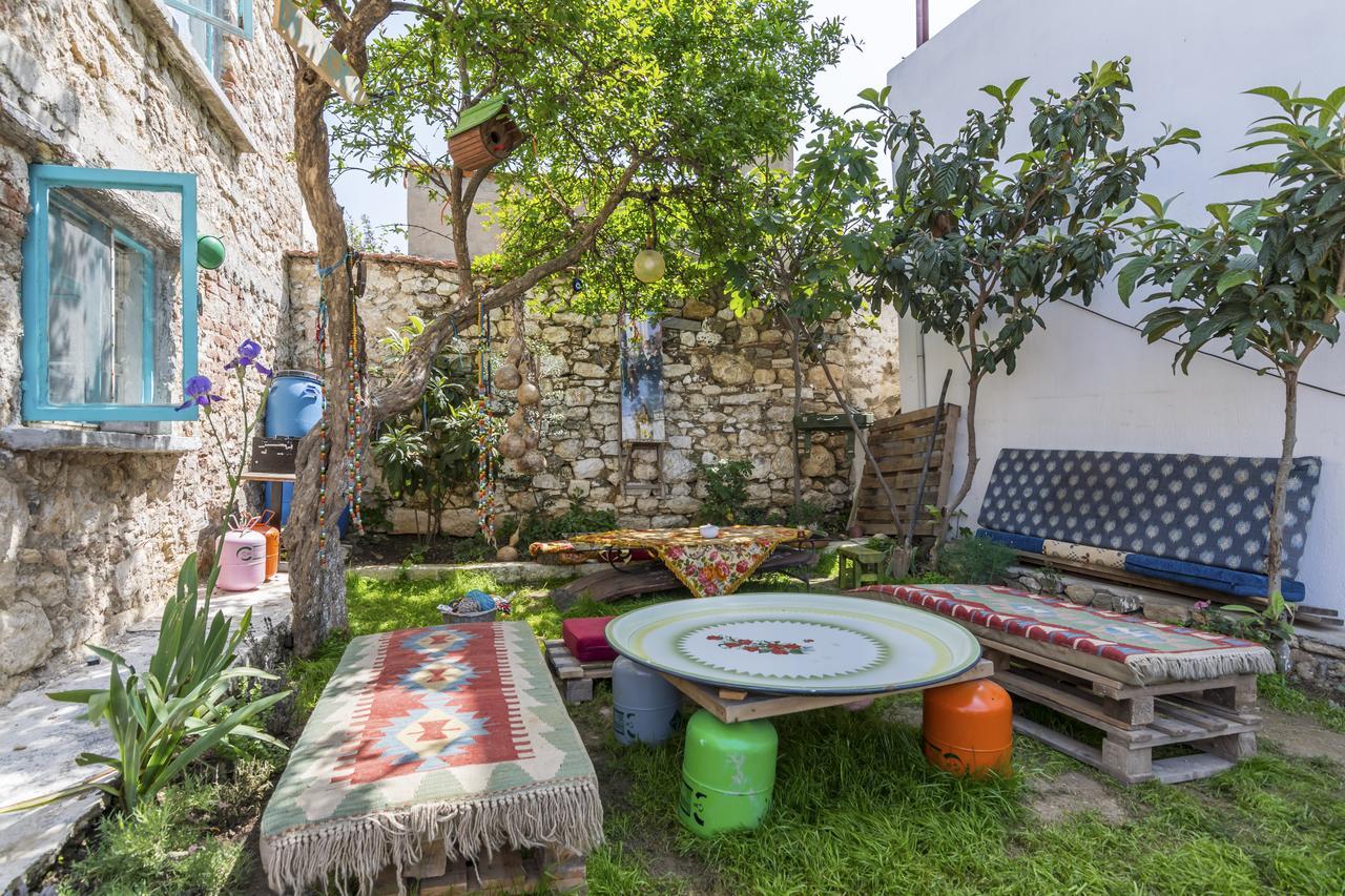 Hobbithousebademler Bed and Breakfast Urla Exterior foto