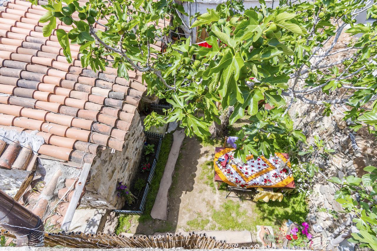Hobbithousebademler Bed and Breakfast Urla Exterior foto