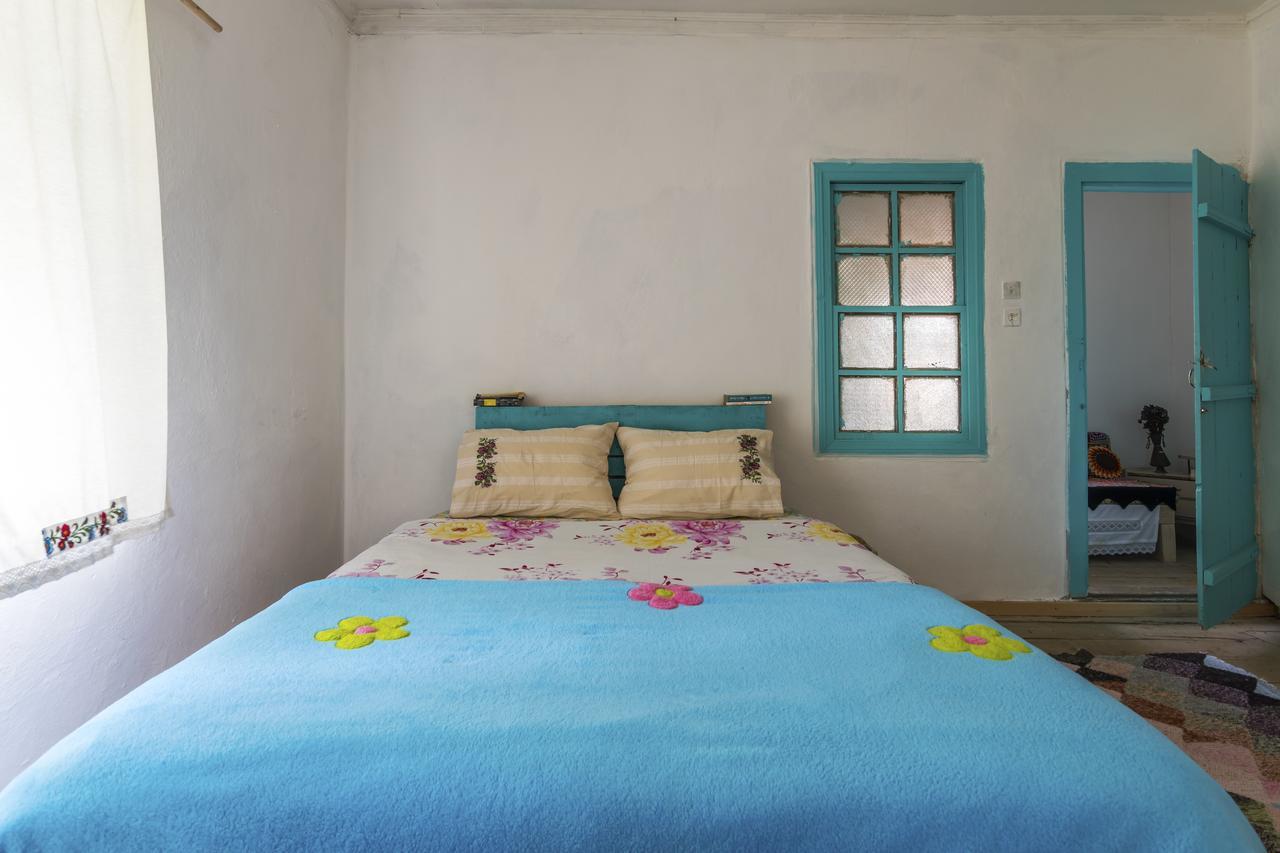 Hobbithousebademler Bed and Breakfast Urla Exterior foto
