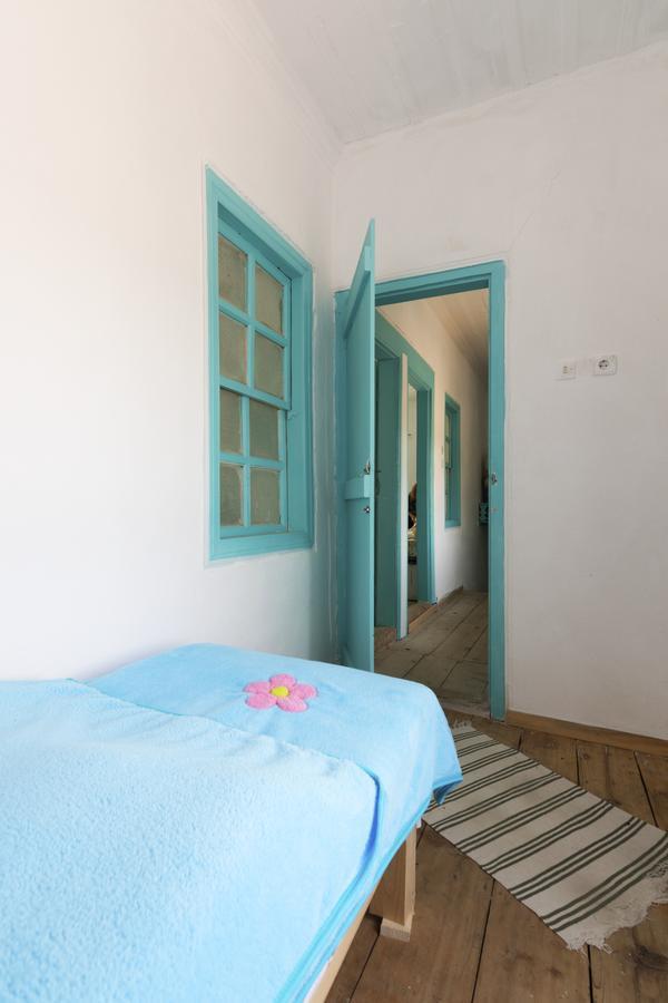 Hobbithousebademler Bed and Breakfast Urla Exterior foto