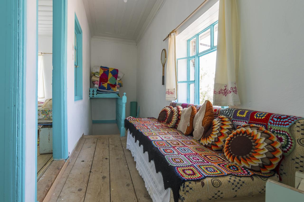 Hobbithousebademler Bed and Breakfast Urla Exterior foto
