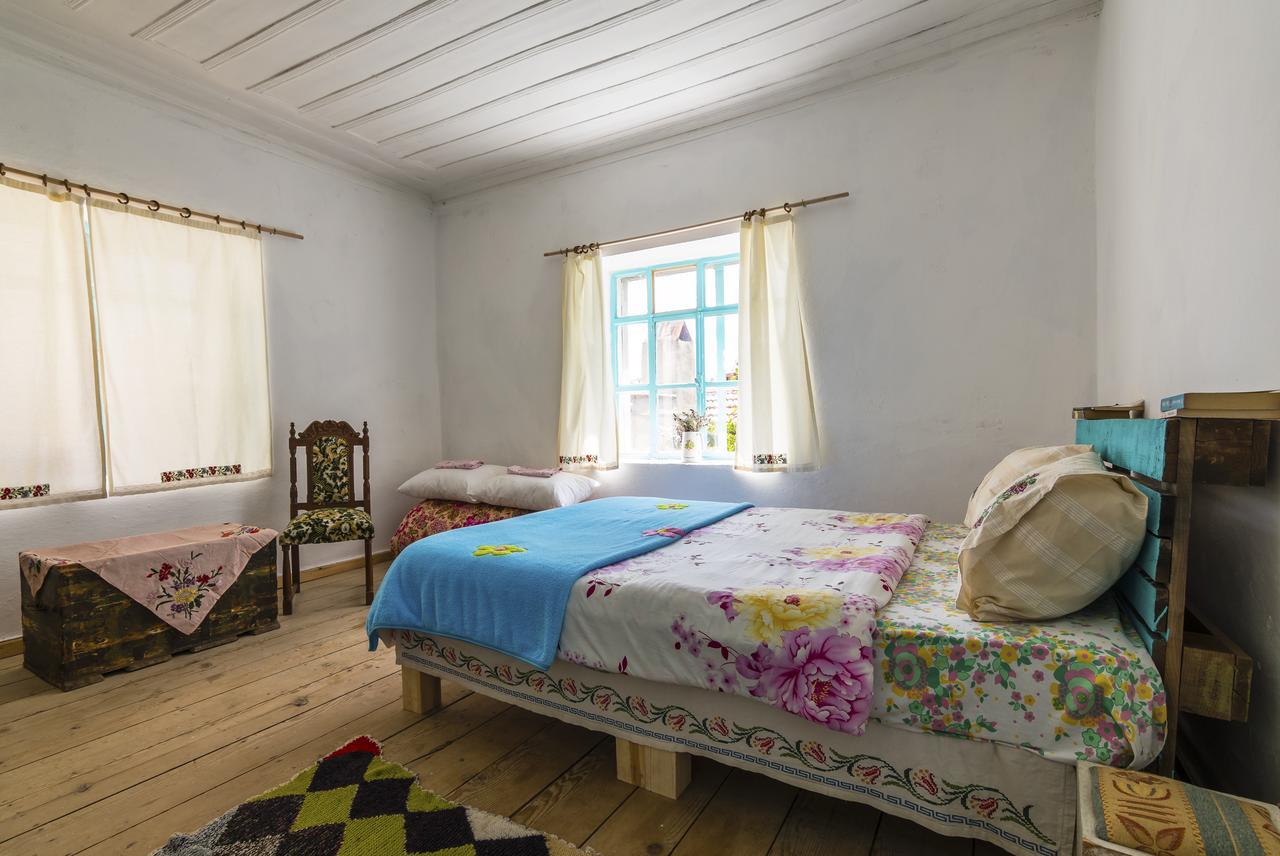Hobbithousebademler Bed and Breakfast Urla Exterior foto