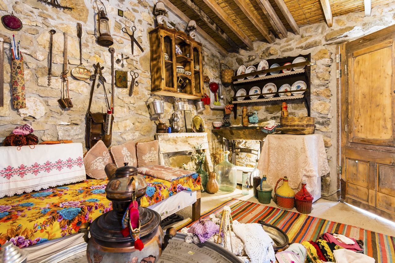 Hobbithousebademler Bed and Breakfast Urla Exterior foto