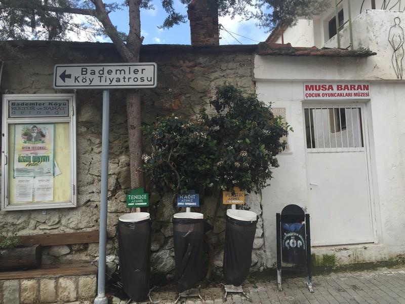 Hobbithousebademler Bed and Breakfast Urla Exterior foto