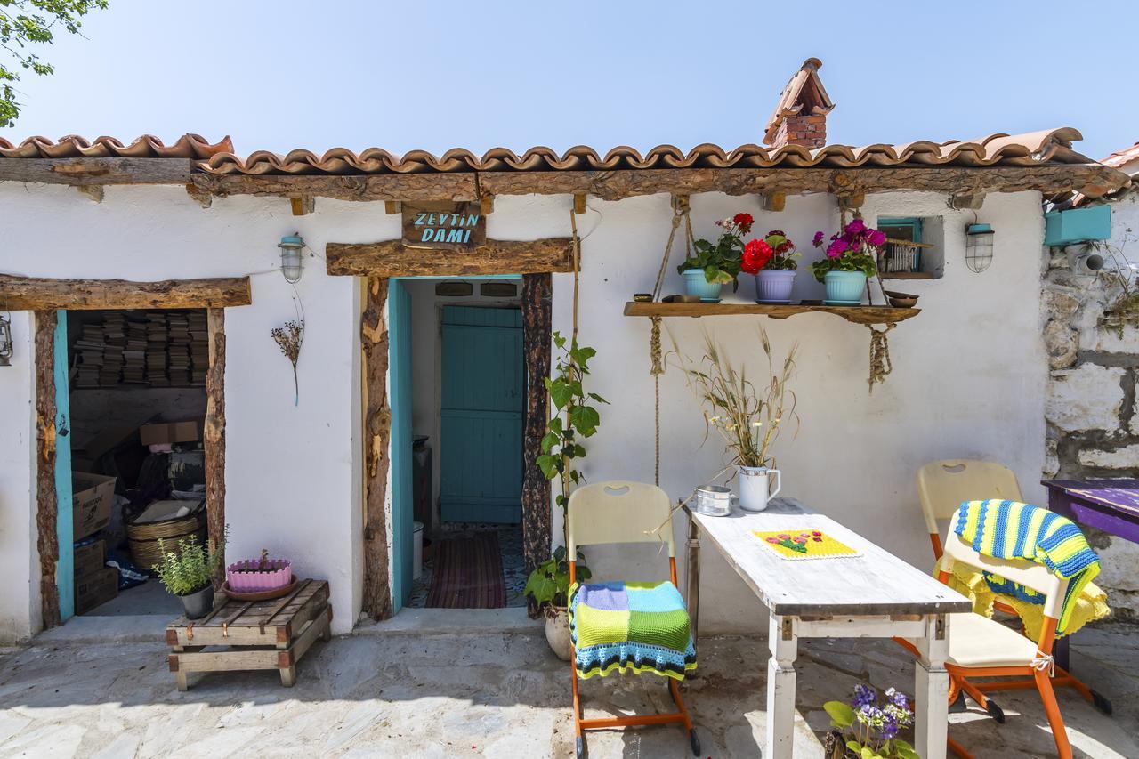 Hobbithousebademler Bed and Breakfast Urla Exterior foto