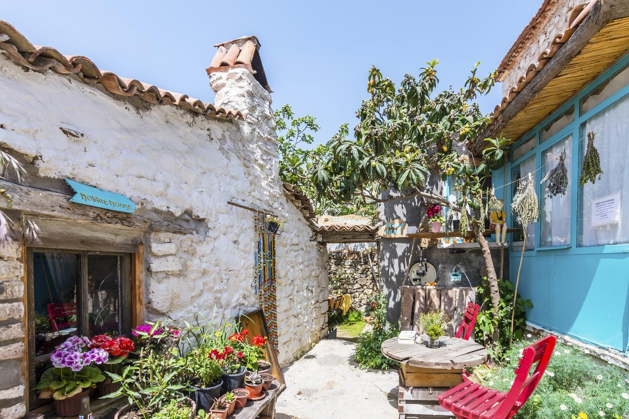 Hobbithousebademler Bed and Breakfast Urla Exterior foto