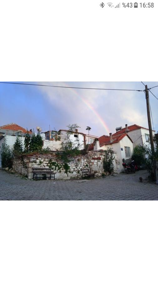 Hobbithousebademler Bed and Breakfast Urla Exterior foto